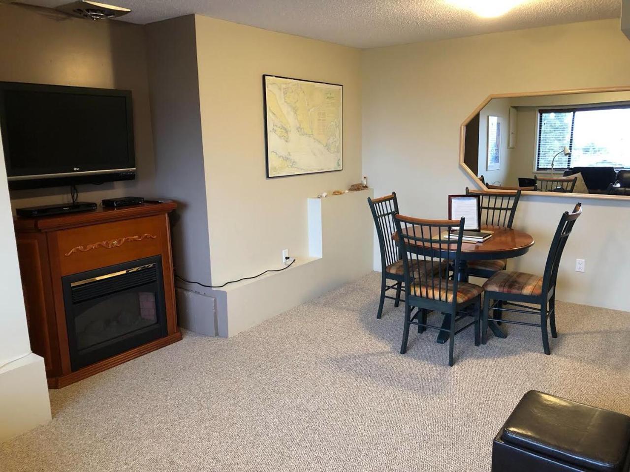 Sunshine Coast Suites Sechelt Exterior foto